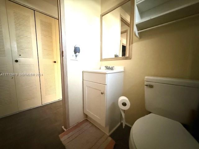 4510 Welcome Drive Sebring, FL 33870 - Photo 9 of 28 a bathroom with a toilet and a shower