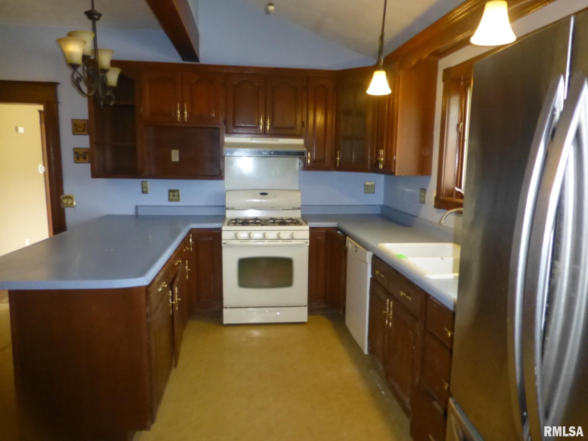 121 East Fortune Street Virden, IL 62690 - Photo 10 of 24