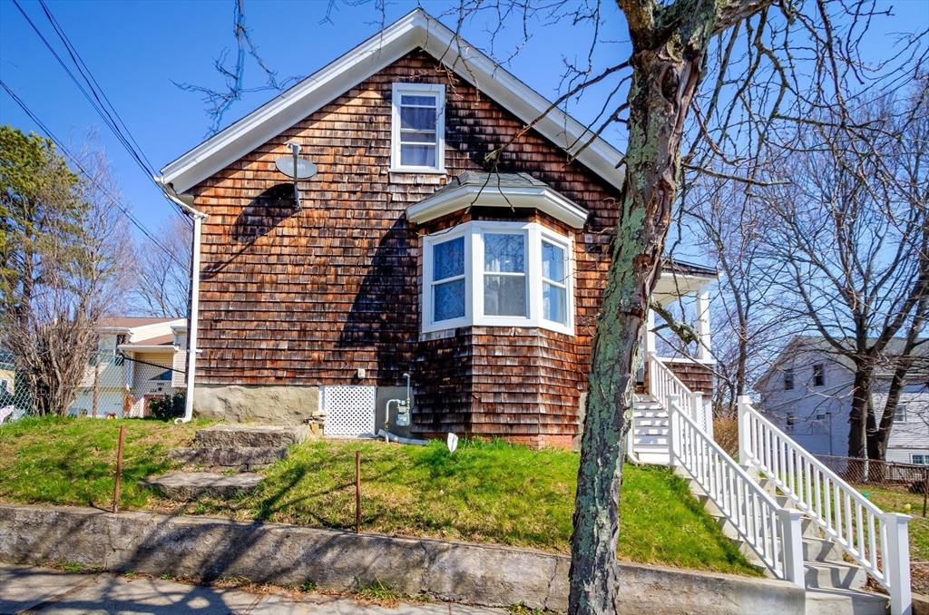 546 Snell Street Fall River, MA 02721 - Photo 2 of 27