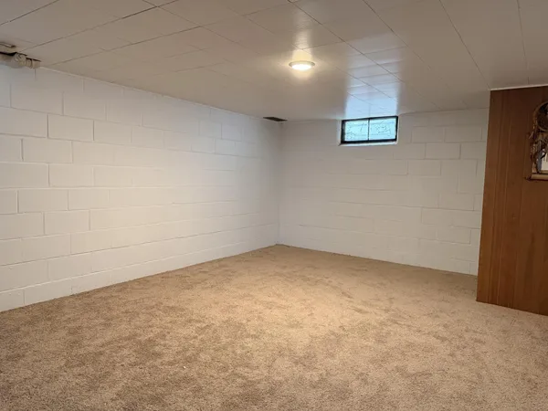 $134,000 | 1968 River Road, Windom, MN 56101