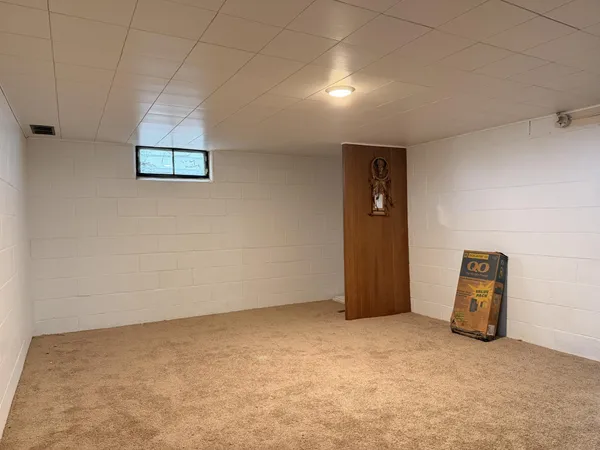 $134,000 | 1968 River Road, Windom, MN 56101