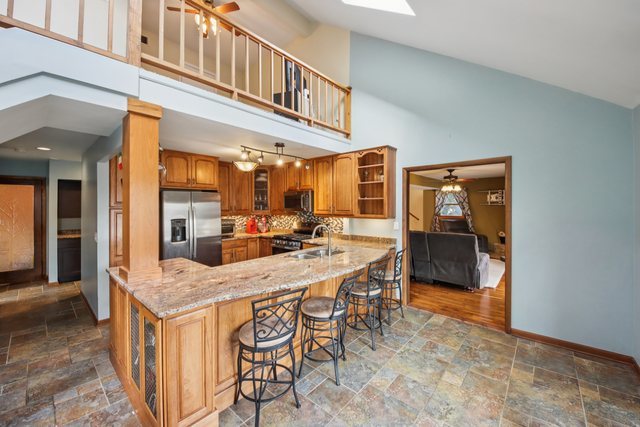 27884 West Riverside Drive Antioch, IL 60002 - Photo 6 of 34