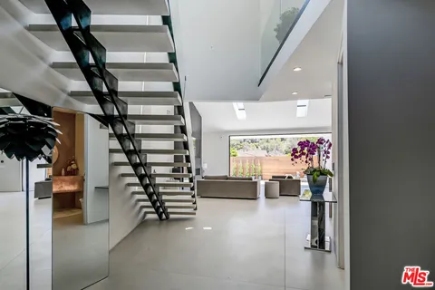 a view of entryway with workspace