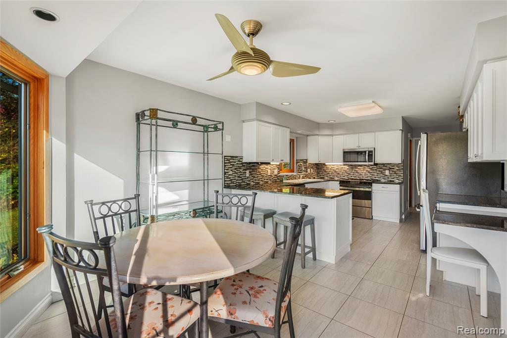 990 Brewer Road Leonard, MI 48367 - Photo 11 of 62