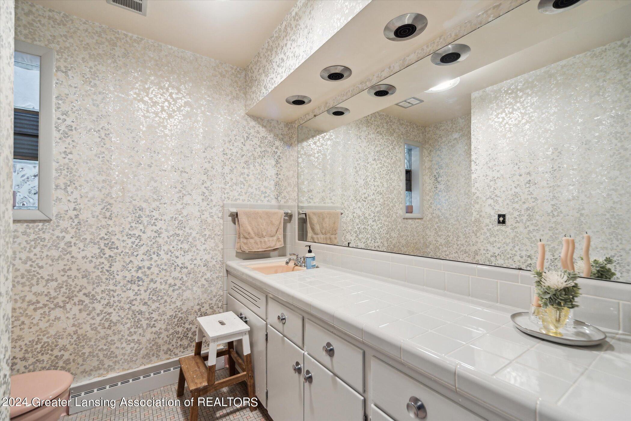 3808 West Holmes Road Lansing, MI 48911 - Photo 35 of 67 35-3808-W-Holmes-Rd-Lansing-MI-48911-Win
