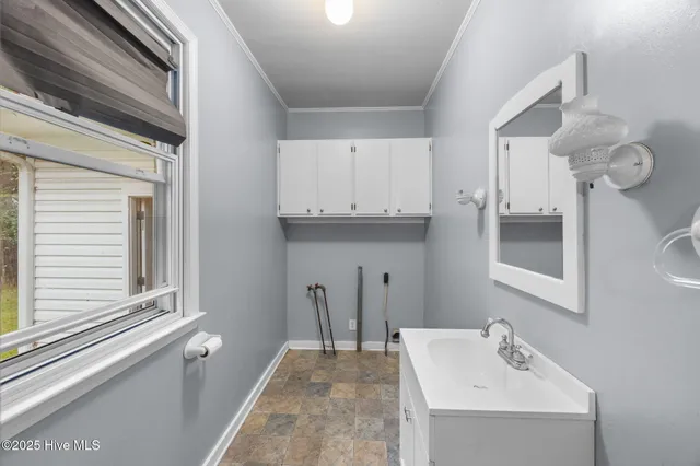 $226,320 | 417 Ipock Street, Vanceboro, NC 28586