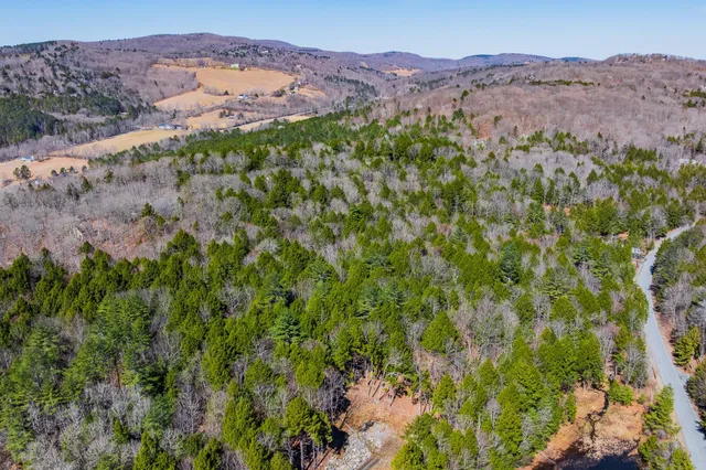 $399,000 | 5209-5211 Willard Road, Unit 5209 5211, Quechee, VT 05059