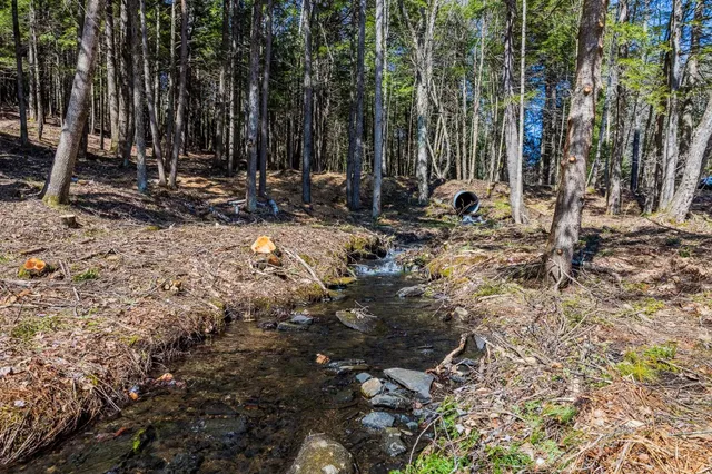 $399,000 | 5209-5211 Willard Road, Unit 5209 5211, Quechee, VT 05059