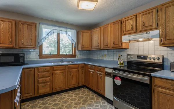 $590,000 | 337 Old Keene Road, Walpole, NH 03608