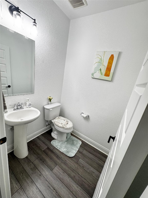 302 Georgia Lace Trail Georgetown, TX 78626 - Photo 20 of 21 a bathroom with a sink and a mirror