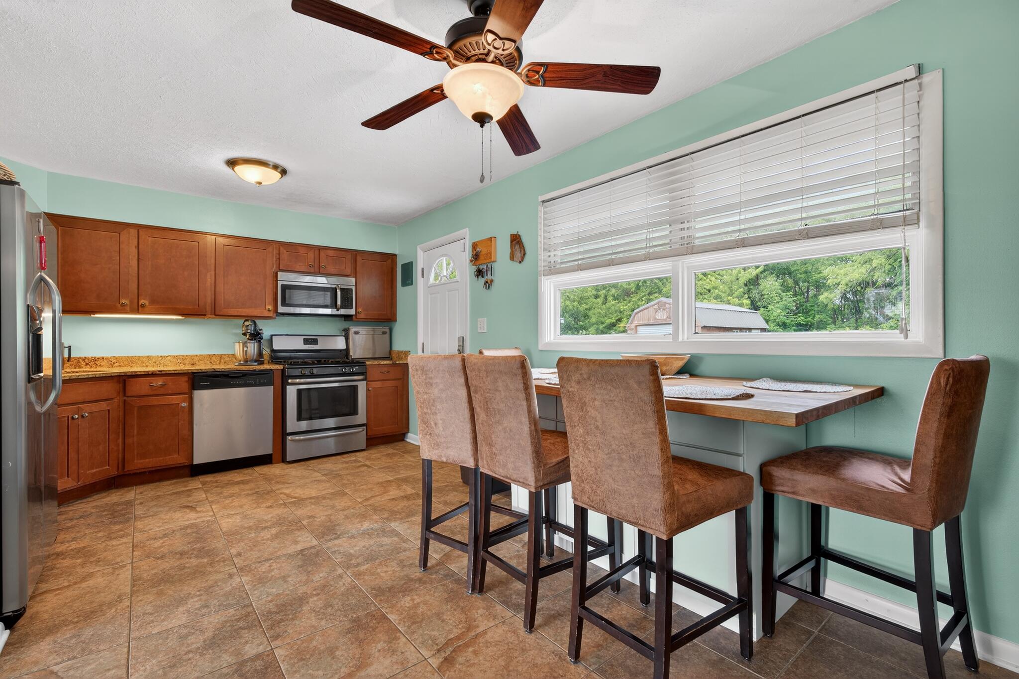 1208 Farragut Street Crown Point, IN 46307 - Photo 13 of 31 2048x1365