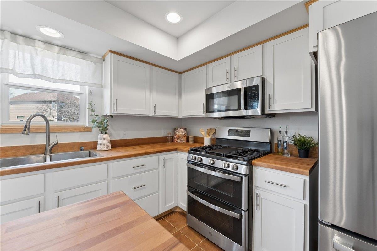 220 Red Birch Madison, WI 53718 - Photo 10 of 61