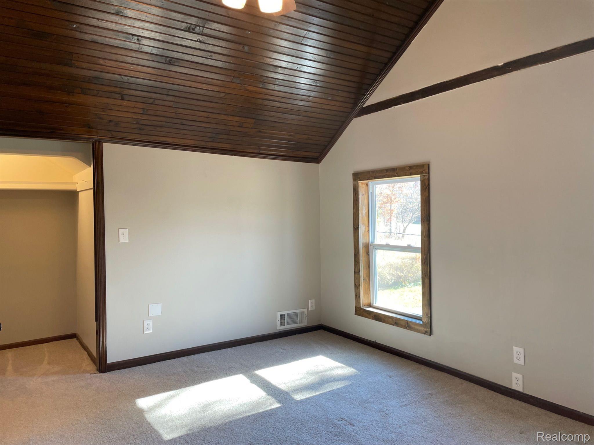 7273 Tucker Road Holly, MI 48442 - Photo 18 of 44 Master Bedroom (pic #1)