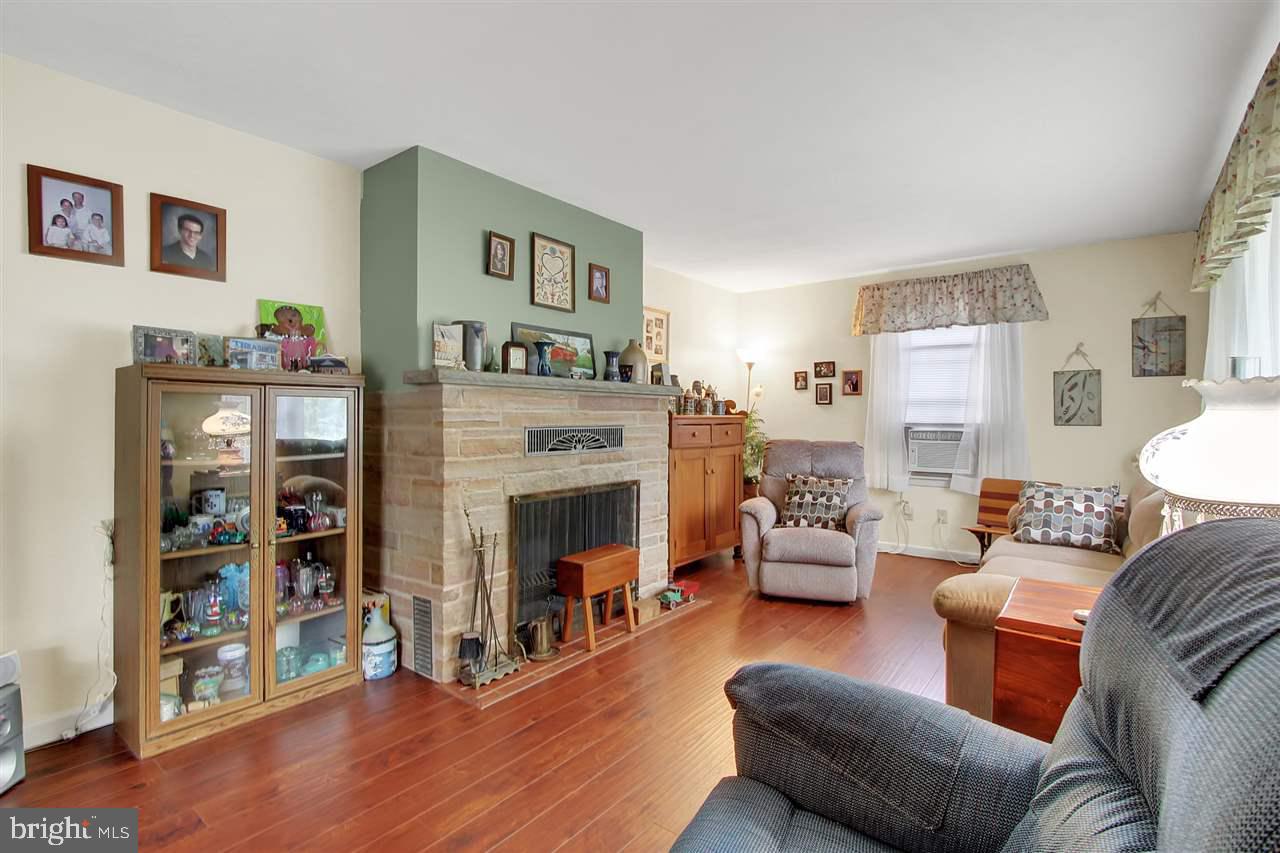 3179 Smoketown Road Spring Grove, PA 17362 - Photo 2 of 18