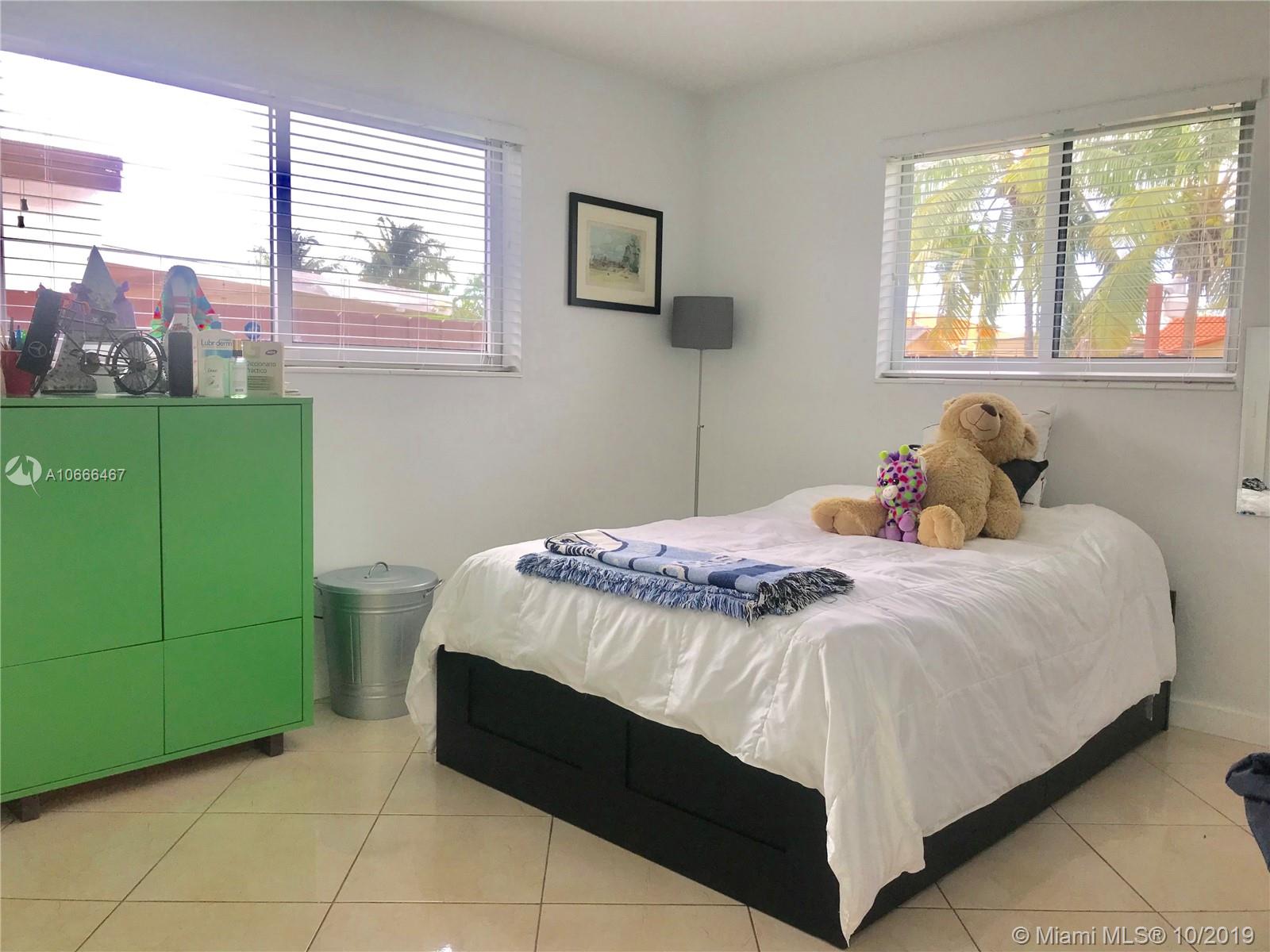 6436 Southwest 34th Street Miami, FL 33155 - Photo 9 of 28 Gallery Image 9