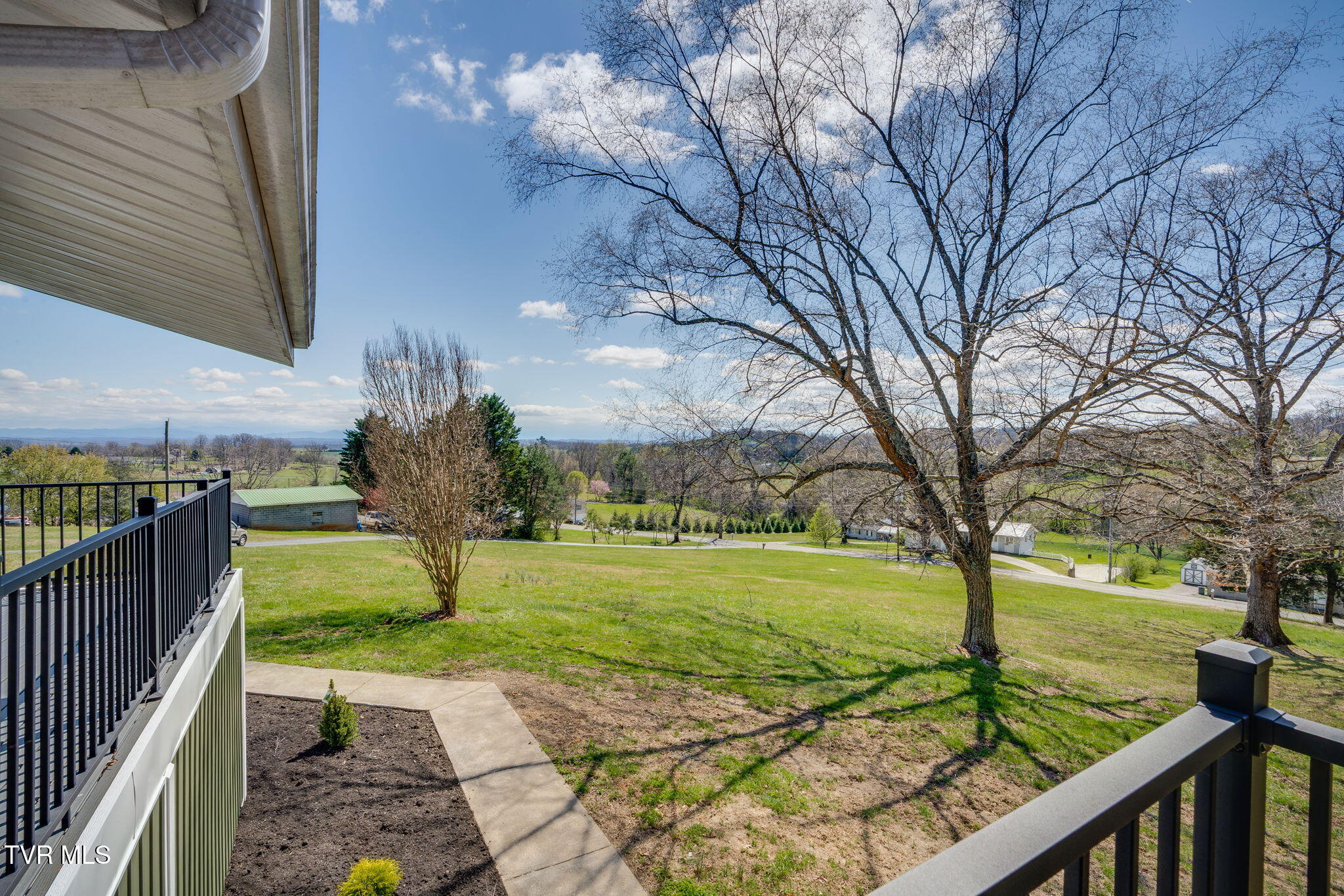 1405 Dover Road Morristown, TN 37813 - Photo 11 of 61 010