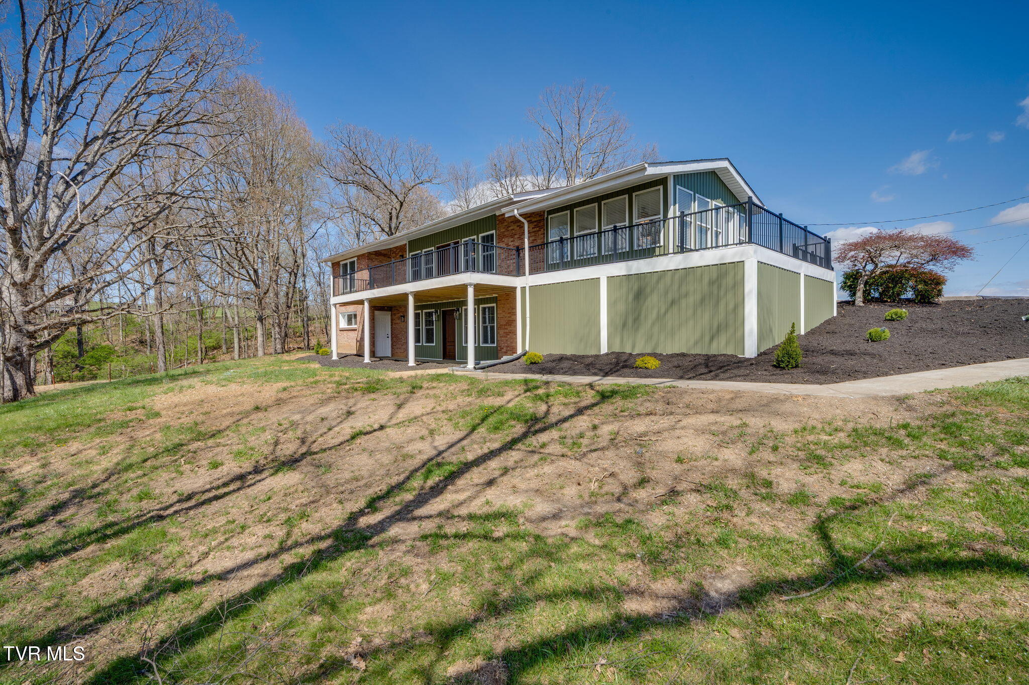 1405 Dover Road Morristown, TN 37813 - Photo 4 of 61 003