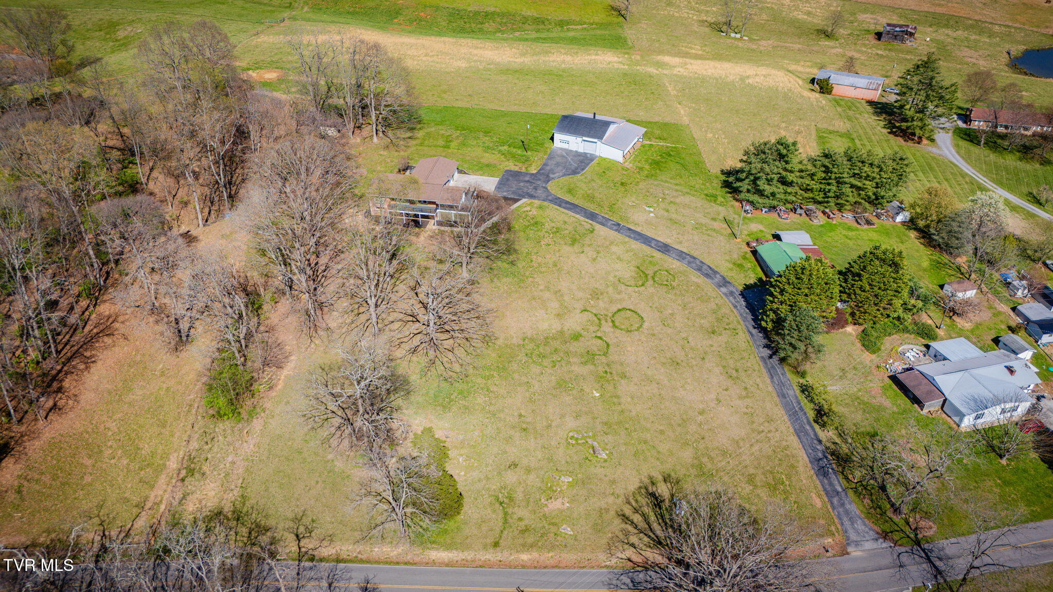 1405 Dover Road Morristown, TN 37813 - Photo 57 of 61 101