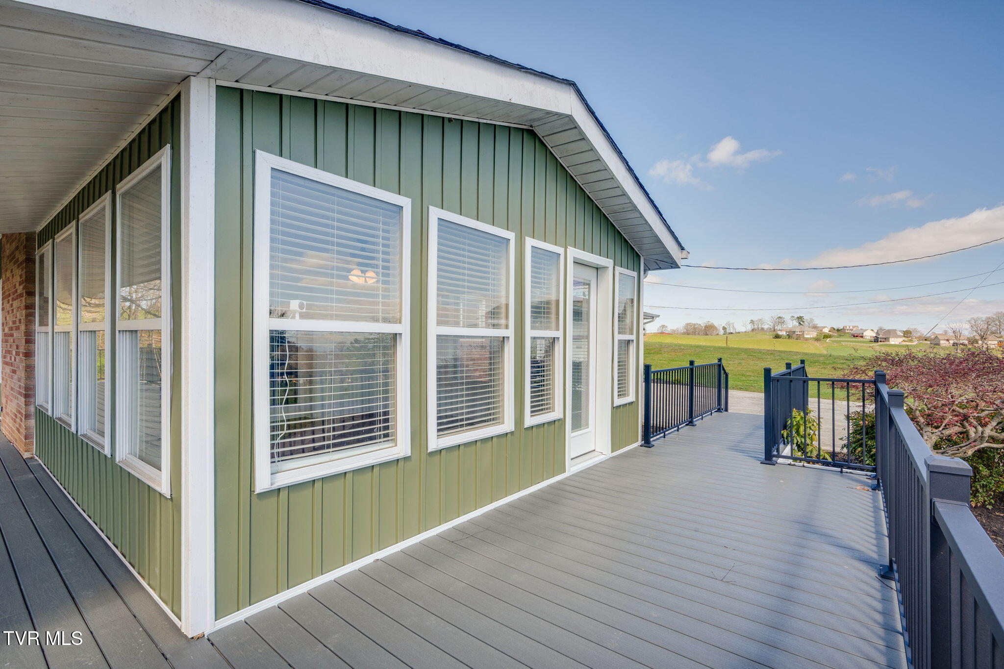 1405 Dover Road Morristown, TN 37813 - Photo 8 of 61 007