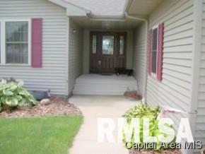 517 Deer Run Avon, IL 61415 - Photo 8 of 24 Gallery Image 8