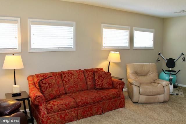 136 Keystone Road Quakertown, PA 18951 - Photo 15 of 18 Family Room