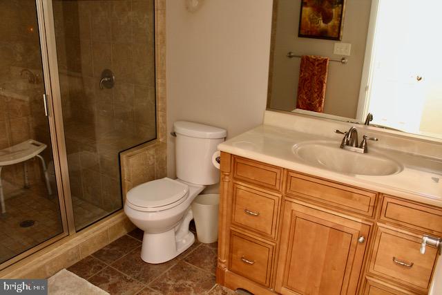 136 Keystone Road Quakertown, PA 18951 - Photo 16 of 18 Full Bath next to Family Room