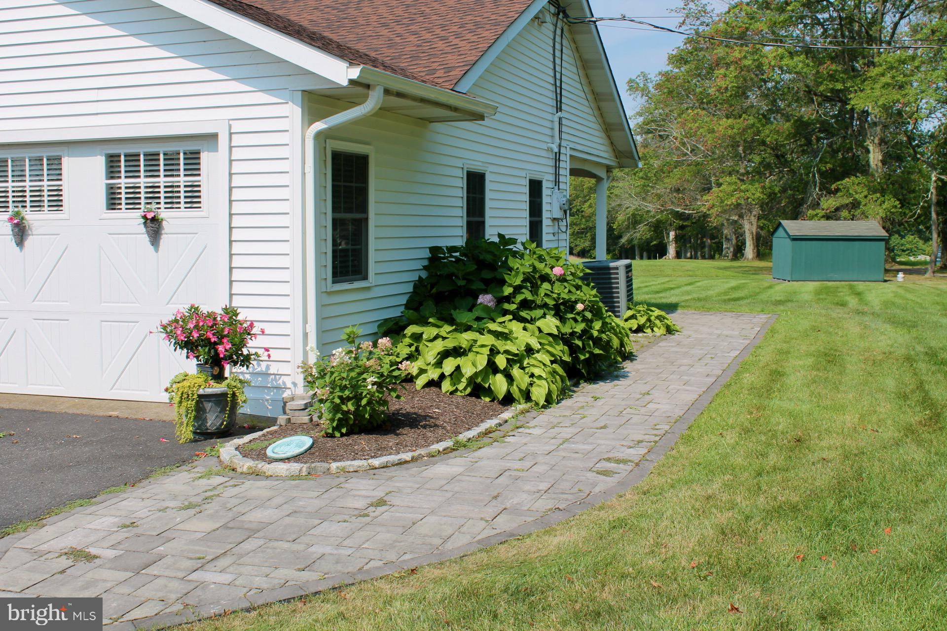 136 Keystone Road Quakertown, PA 18951 - Photo 3 of 18 Right side walkway to rear