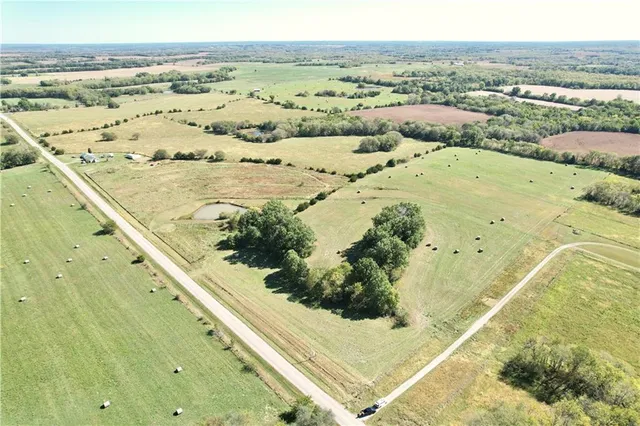 $364,000 | F Highway, Cowgill, MO 64637