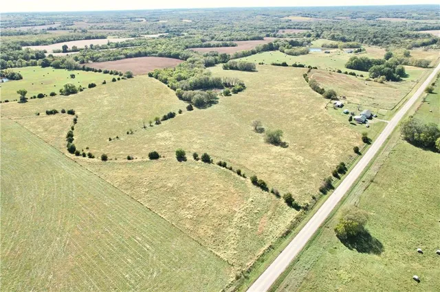 $364,000 | F Highway, Cowgill, MO 64637