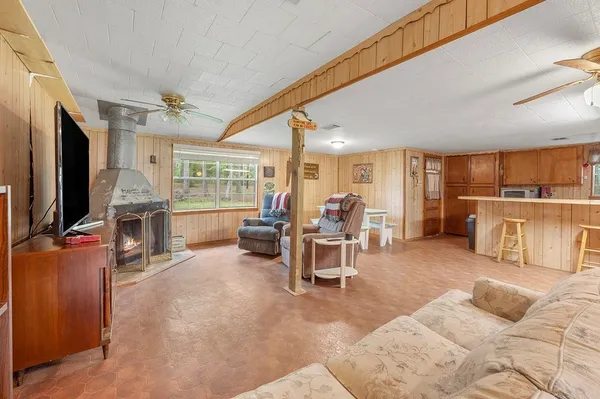 $194,900 | 388 Cr 4752 Broaddus Tx 75929, Broaddus, TX 75929