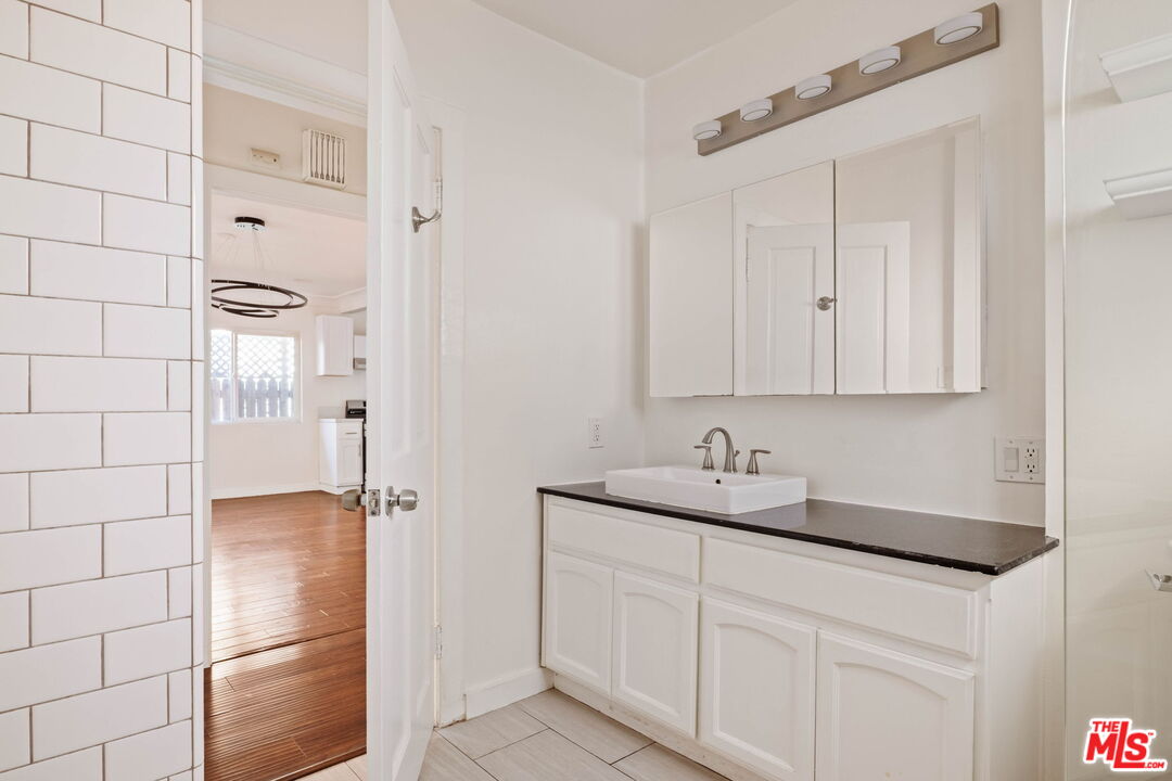 838 North Ridgewood Place Los Angeles, CA 90038 - Photo 15 of 24