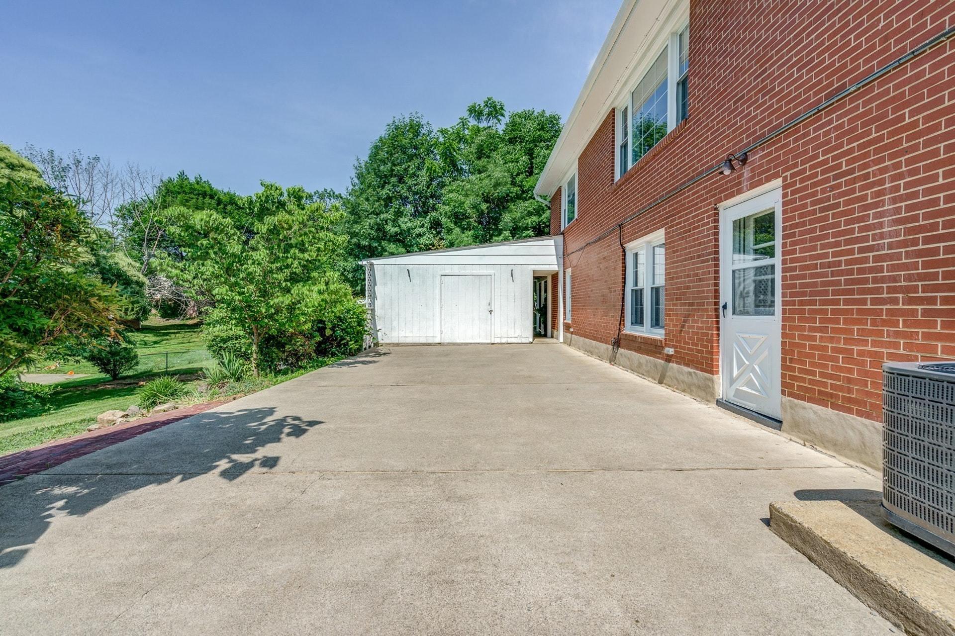 3844 Darlington Road Southwest Roanoke, VA 24018 - Photo 27 of 37 027-314168-3844 Darlington Road Southwes