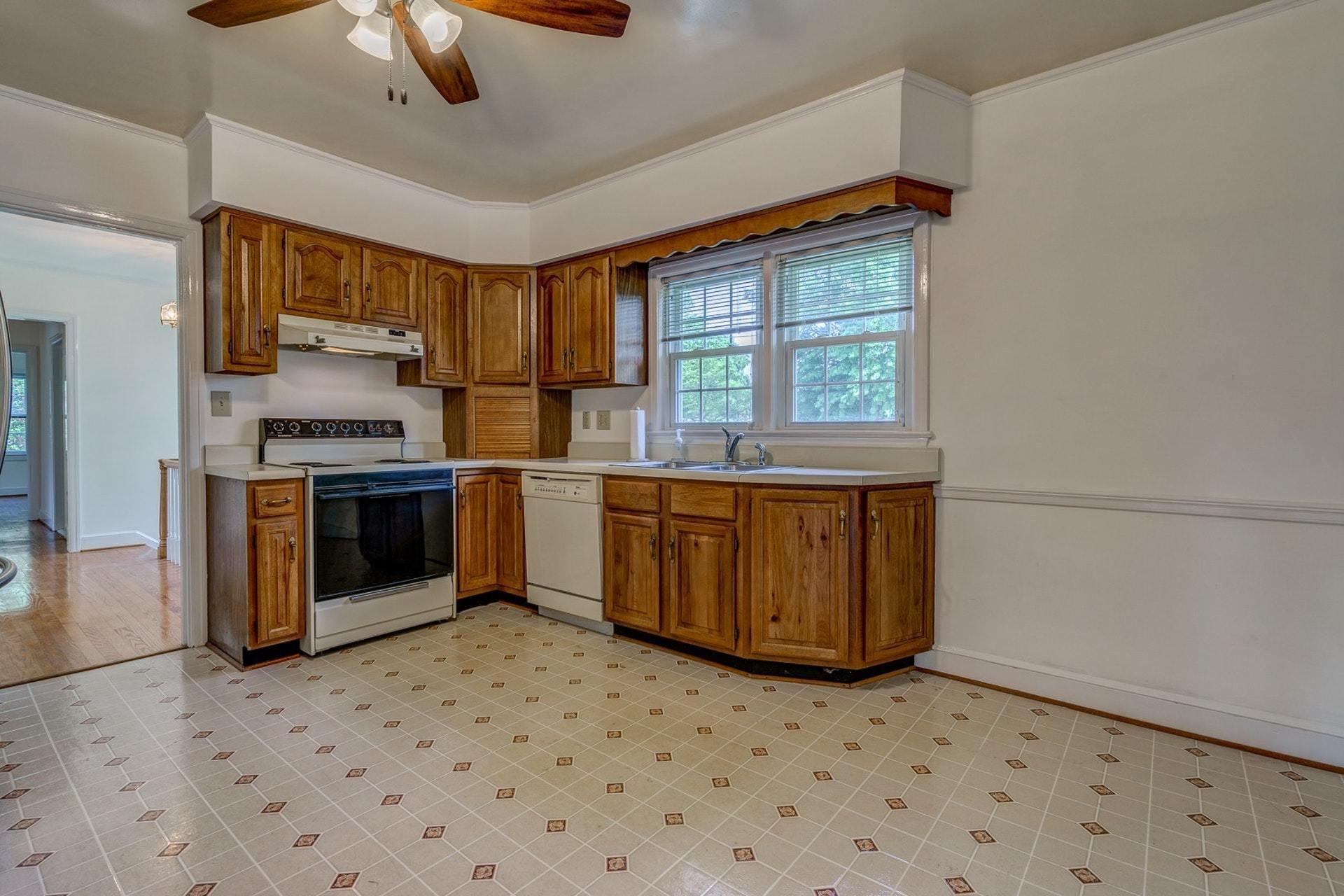 3844 Darlington Road Southwest Roanoke, VA 24018 - Photo 9 of 37 009-314168-3844 Darlington Road Southwes