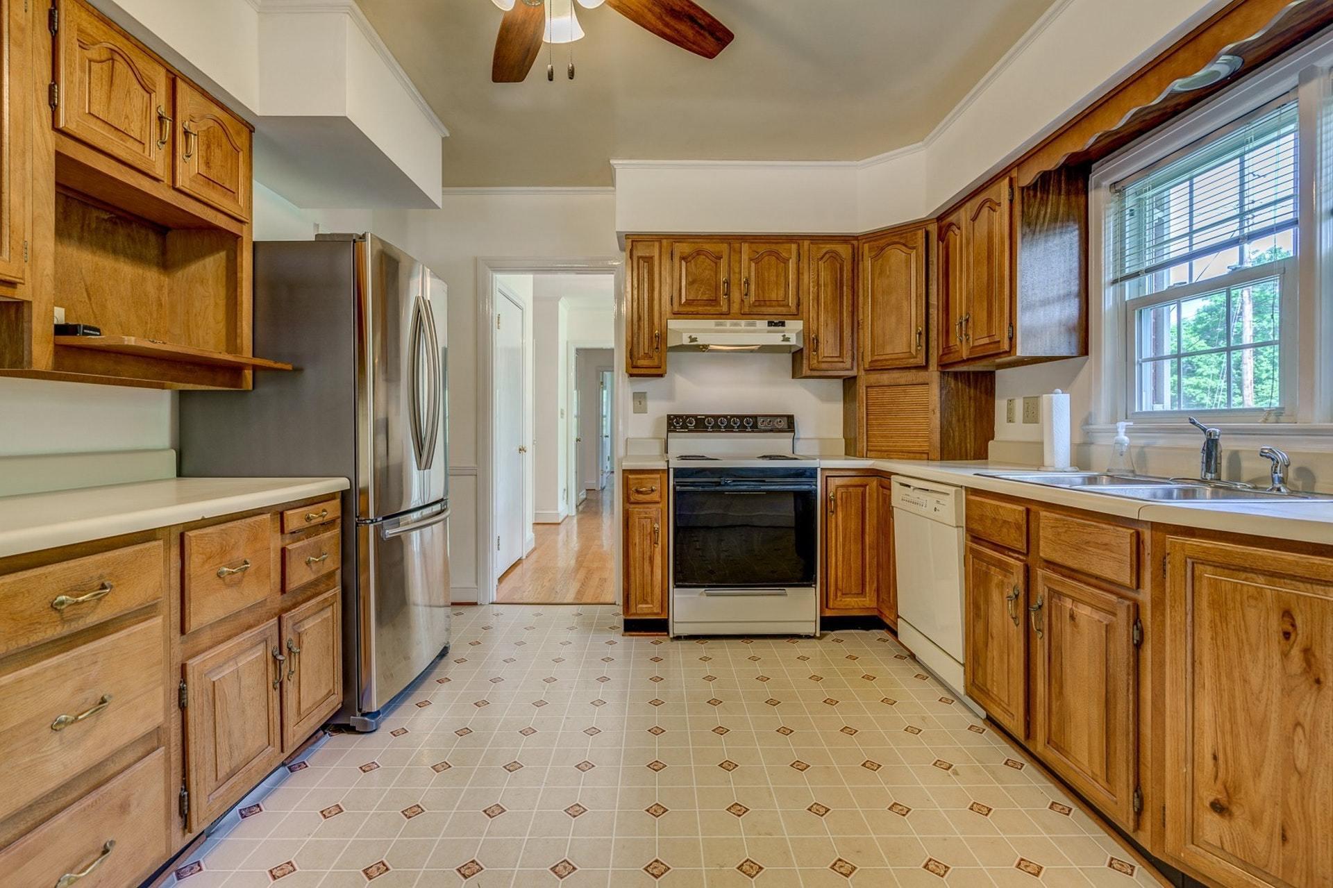3844 Darlington Road Southwest Roanoke, VA 24018 - Photo 10 of 37 010-314168-3844 Darlington Road Southwes