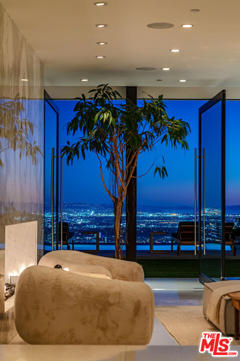 520 Leslie Lane Beverly Hills, CA 90210 - Photo 2 of 34