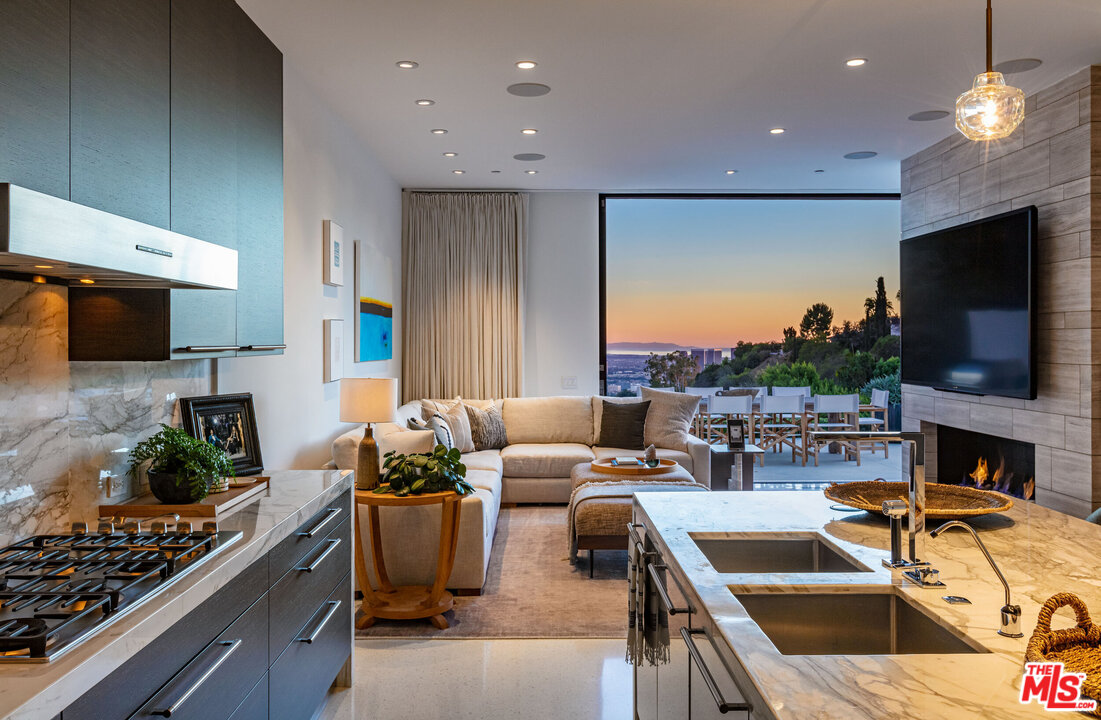 520 Leslie Lane Beverly Hills, CA 90210 - Photo 11 of 34