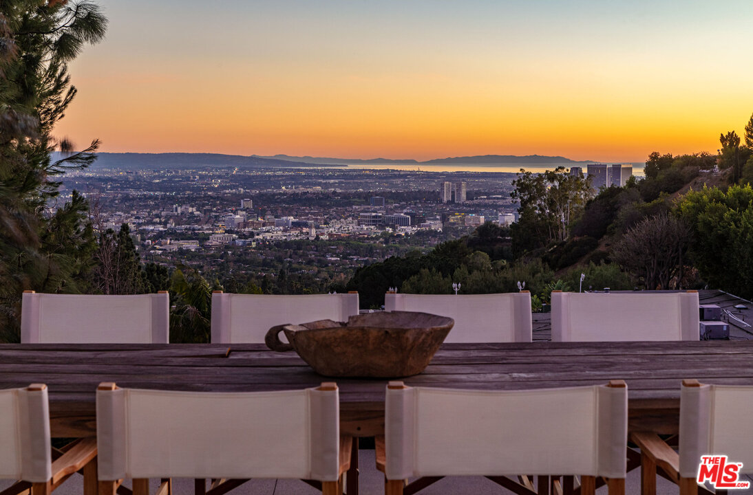 520 Leslie Lane Beverly Hills, CA 90210 - Photo 12 of 34