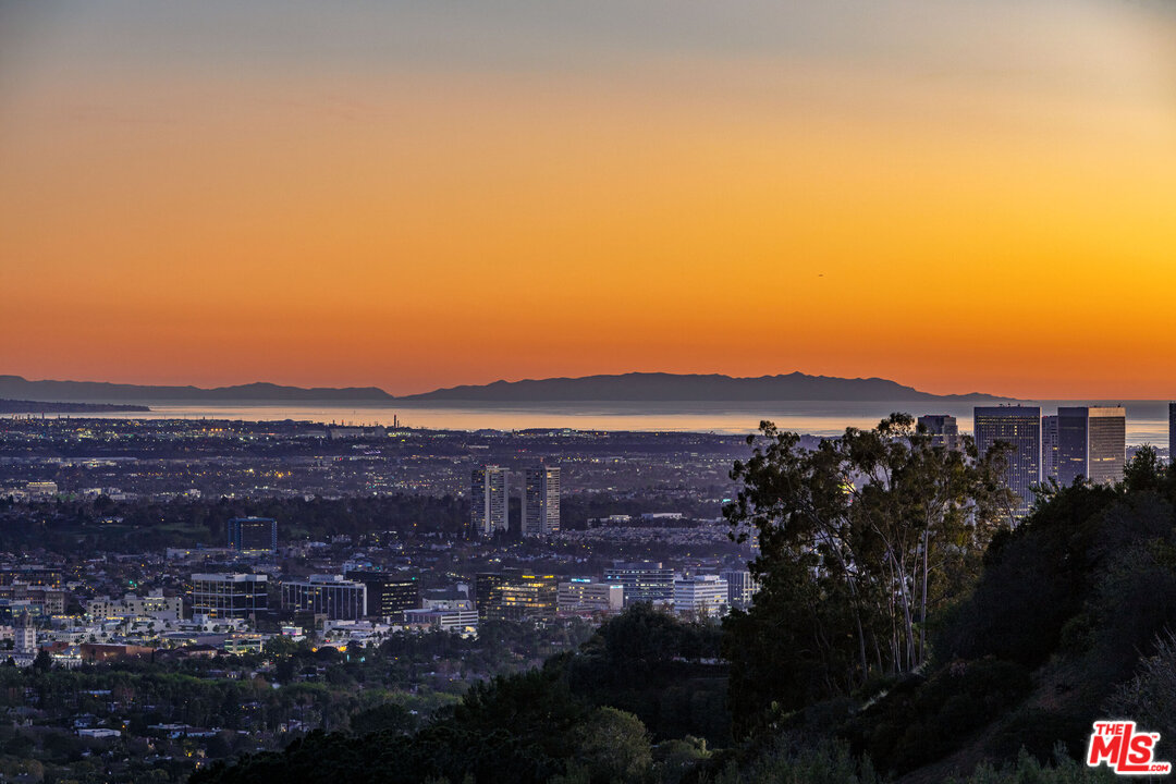 520 Leslie Lane Beverly Hills, CA 90210 - Photo 8 of 34