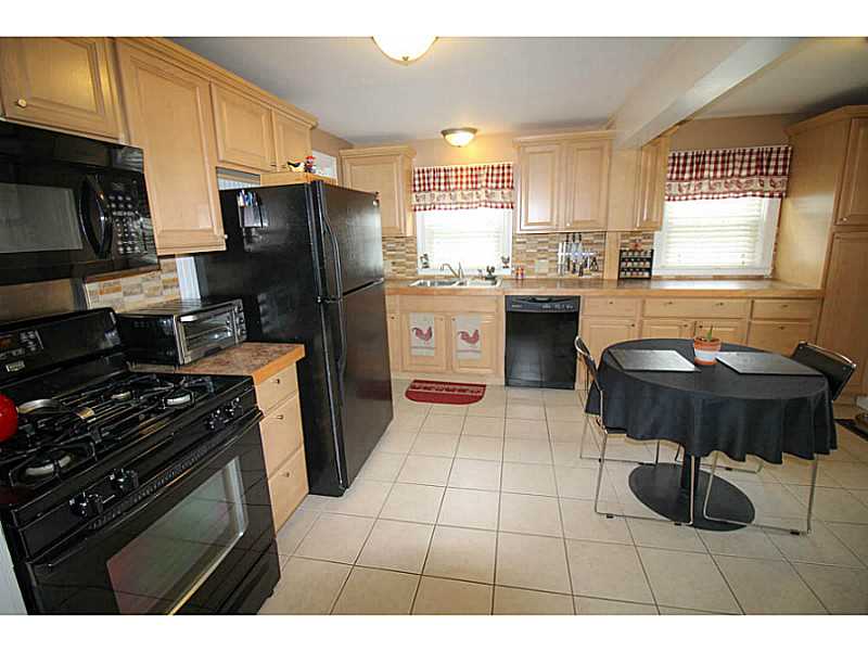69 Clarner Street Pawtucket, RI 02861 - Photo 9 of 25 Kitchen.