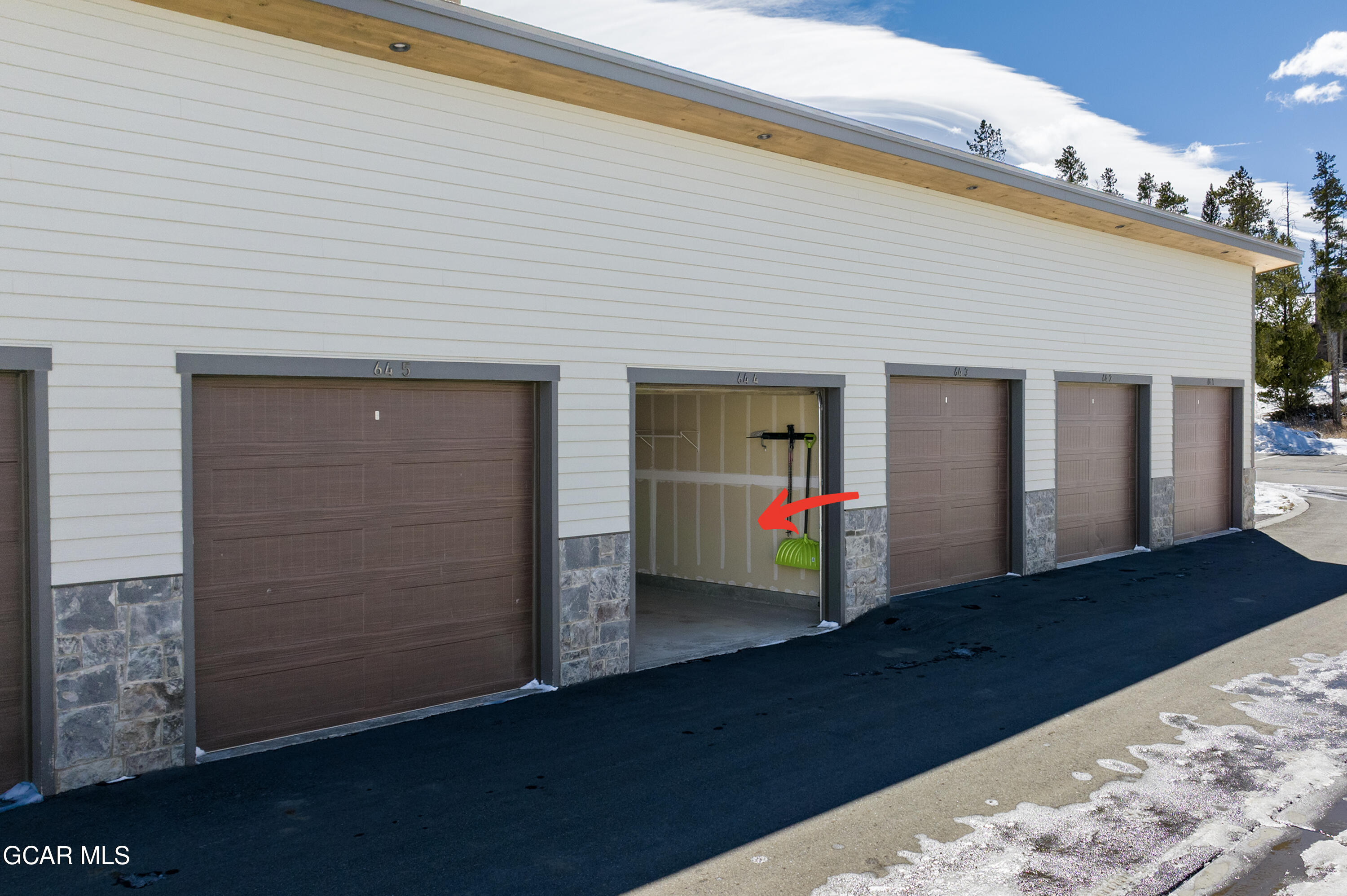 16 Springview Lane Fraser, CO 80442 - Photo 28 of 36 Garage location