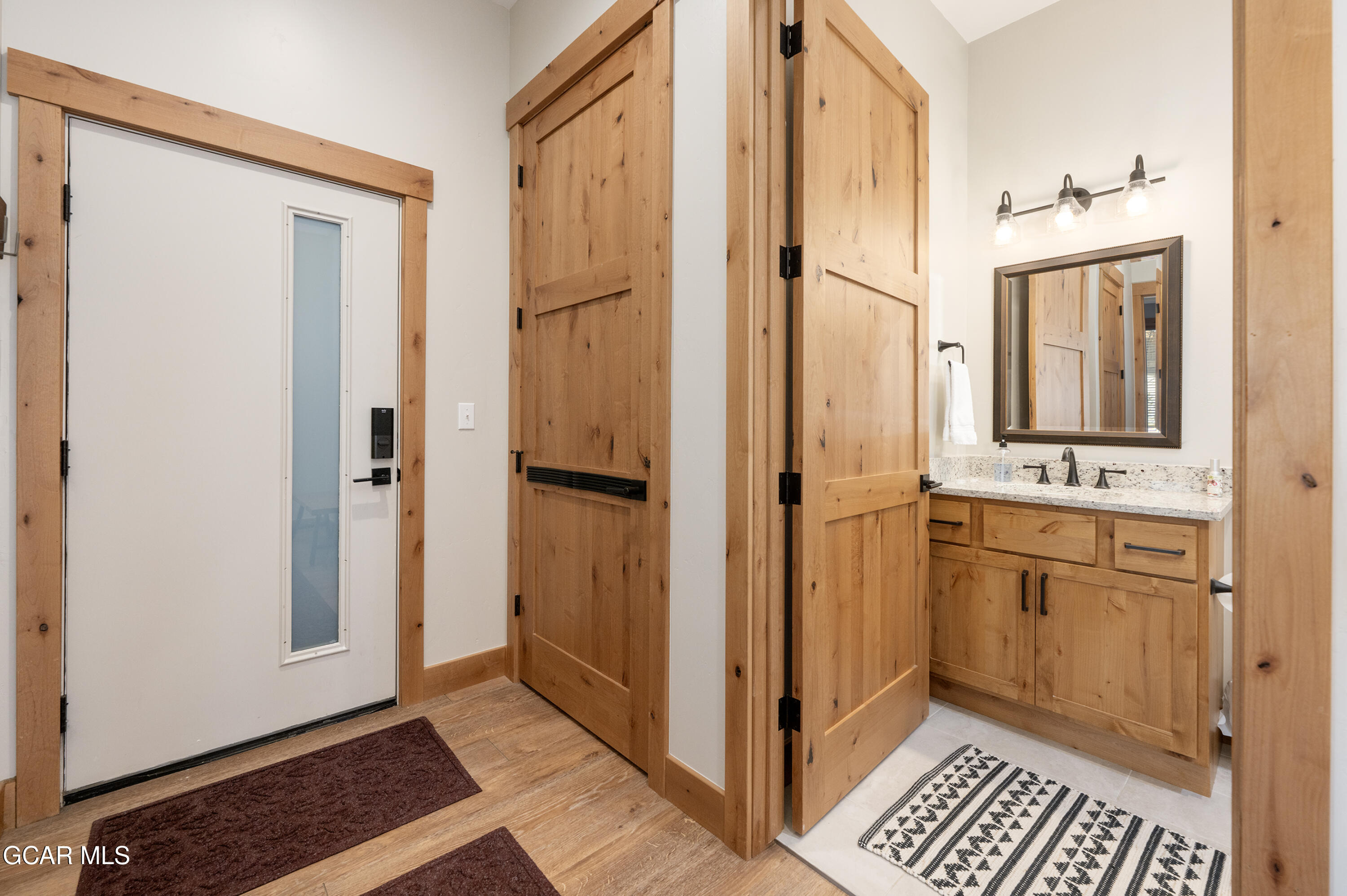 16 Springview Lane Fraser, CO 80442 - Photo 6 of 36 Guest bathroom