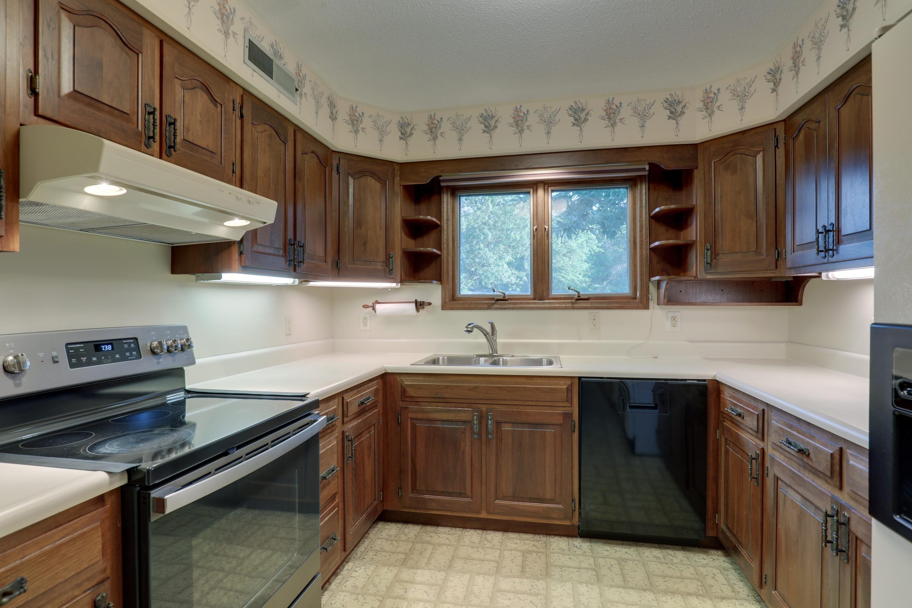 419 Spring Lake Drive Quincy, IL 62305 - Photo 27 of 39