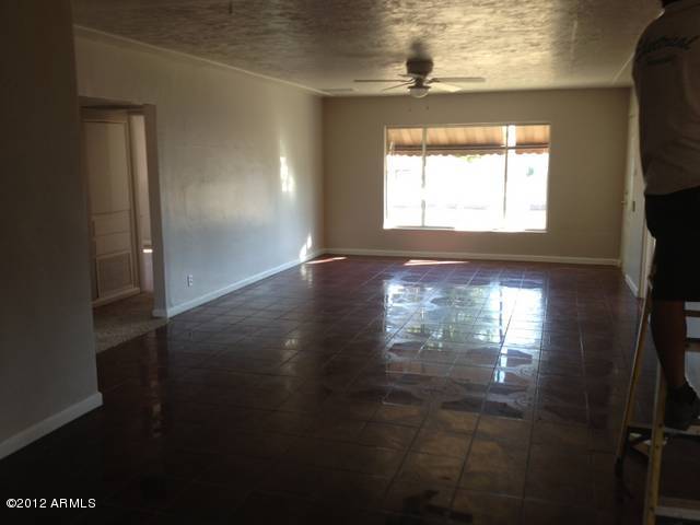 1828 East Coronado Road Phoenix, AZ 85006 - Photo 2 of 4 living room