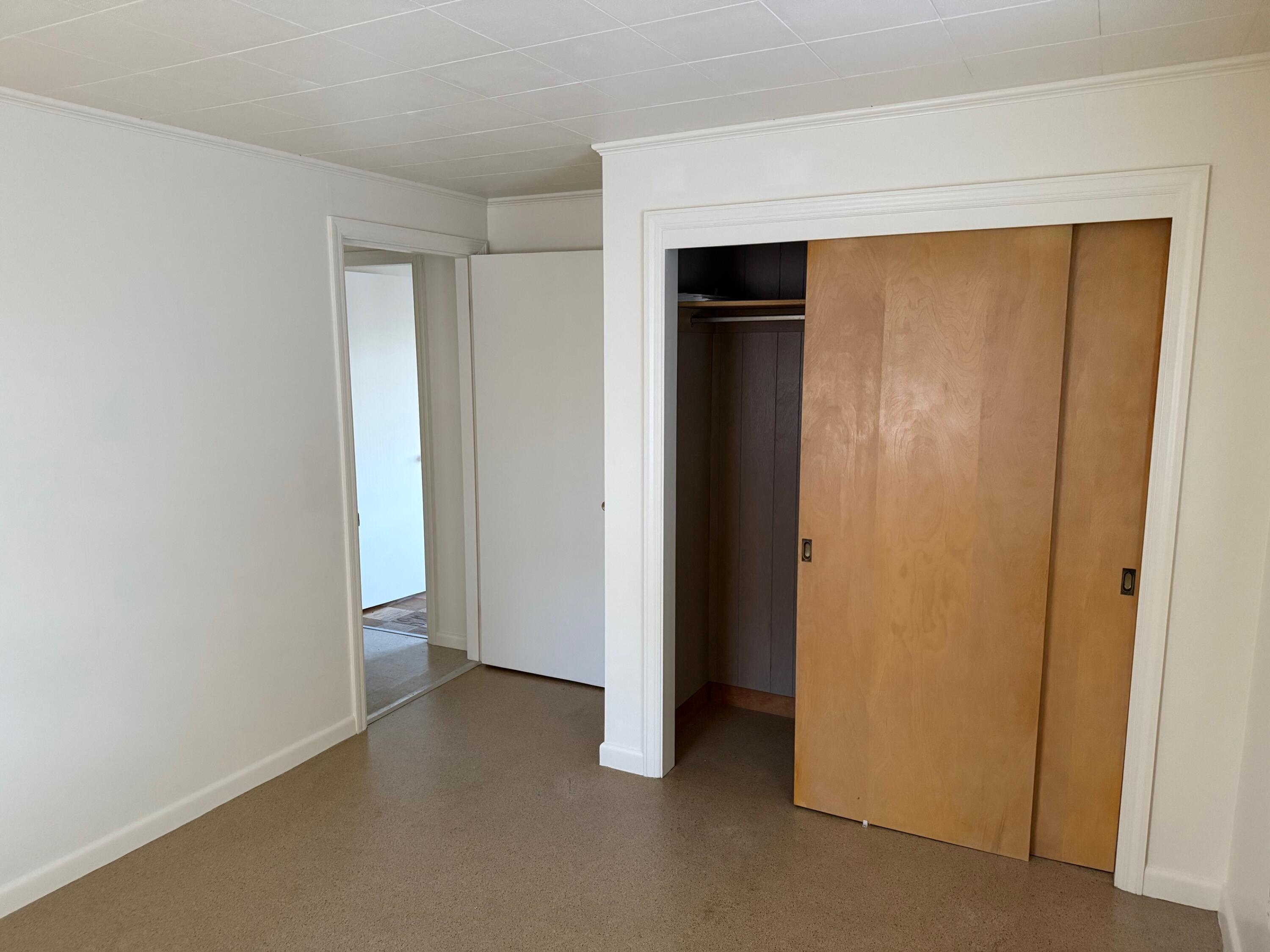 456 Water Street Ellsworth, ME 04605 - Photo 7 of 21 IMG_2317