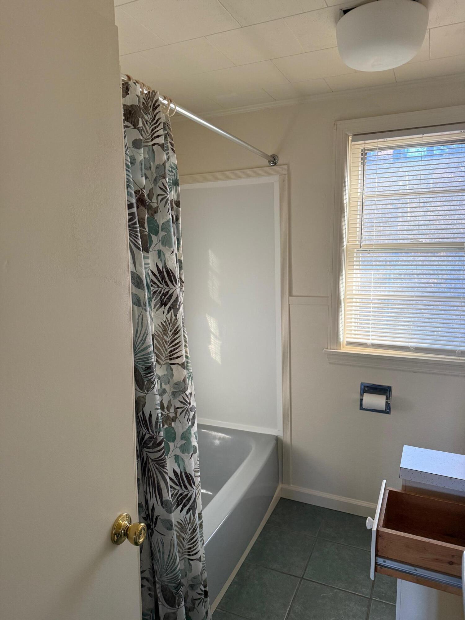 456 Water Street Ellsworth, ME 04605 - Photo 10 of 21 IMG_2320