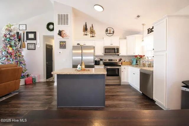 $310,000 | 502 Daisy May Place, Jacksonville, NC 28540