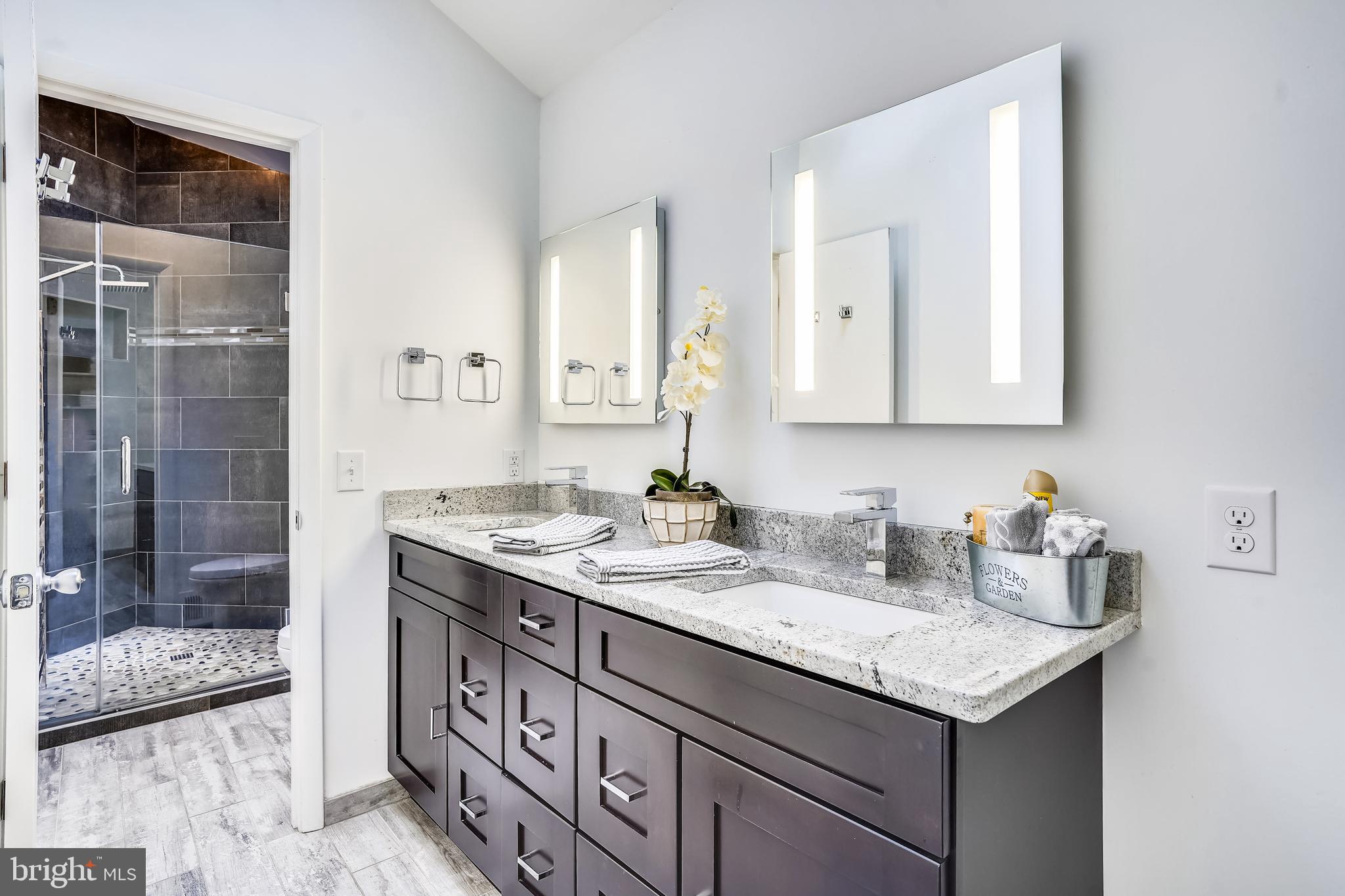 11306 Fairway Drive Reston, VA 20190 - Photo 27 of 74 Main Level - Master Bathroom