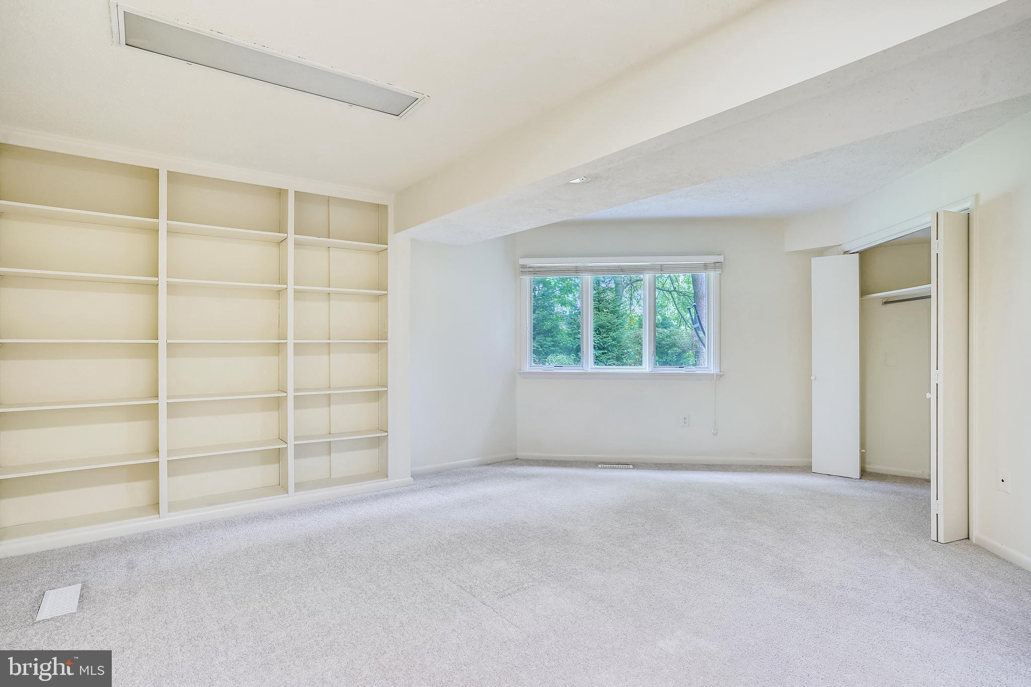11306 Fairway Drive Reston, VA 20190 - Photo 36 of 74 Lower Level - huge bedroom