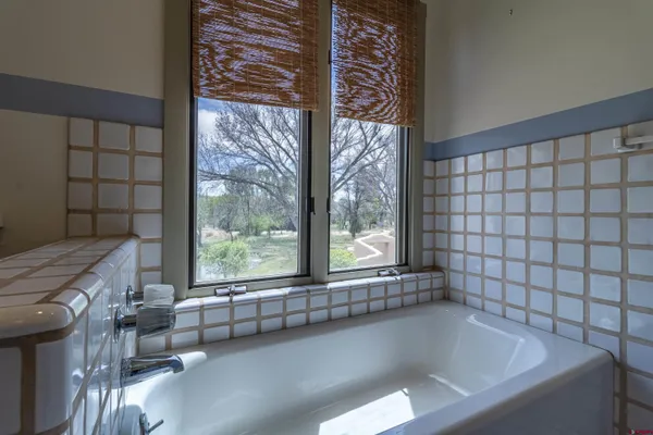 $769,500 | 30 County Road 3490, Flora Vista, NM 87415