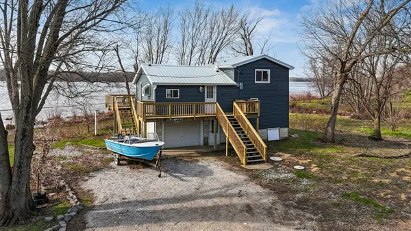 $350,000 | 3664 Dismore Road, Muscatine, IA 52761